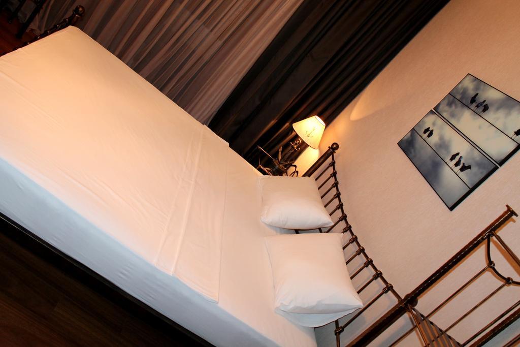 Royal Venezia Hotel Batumi Szoba fotó