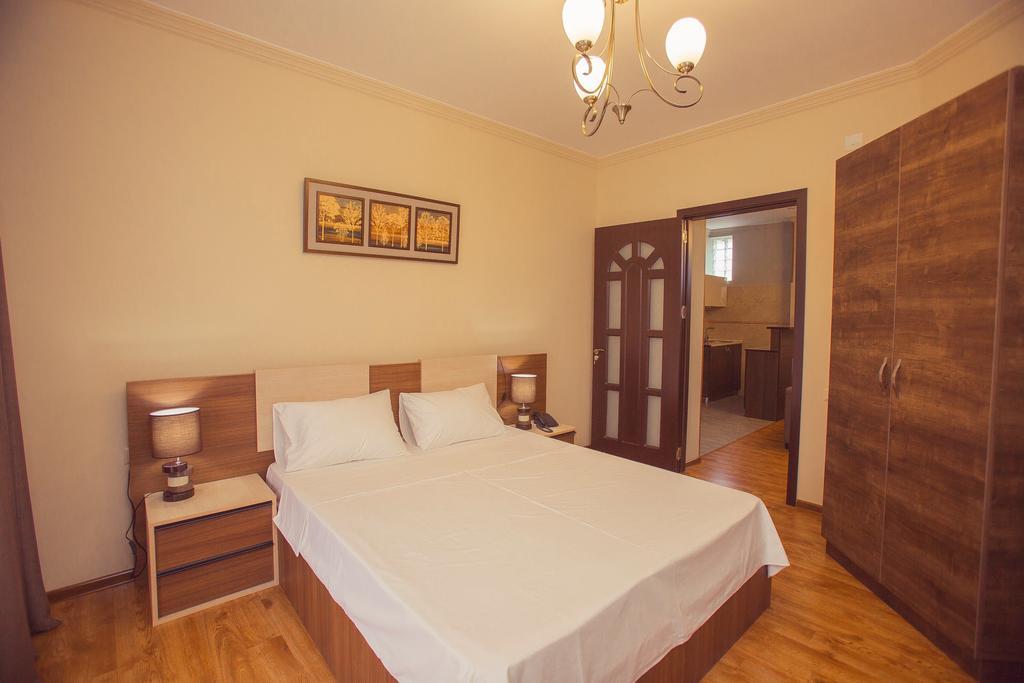 Royal Venezia Hotel Batumi Szoba fotó
