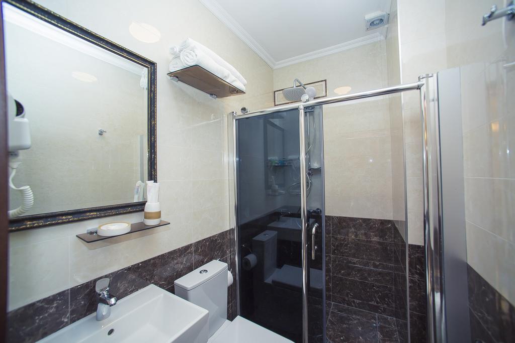 Royal Venezia Hotel Batumi Szoba fotó