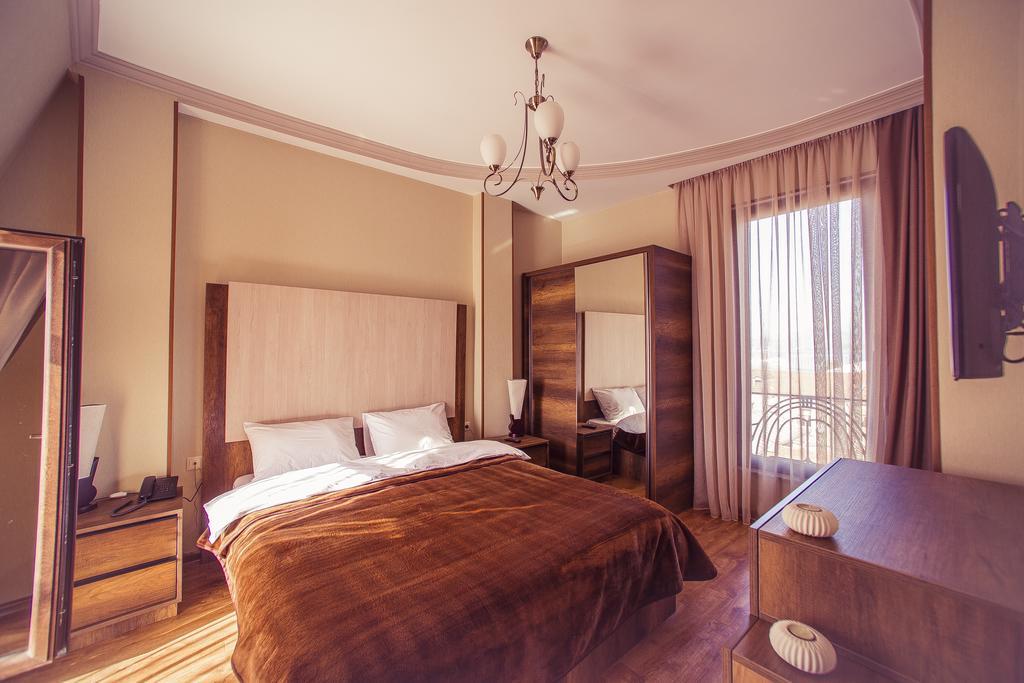 Royal Venezia Hotel Batumi Szoba fotó